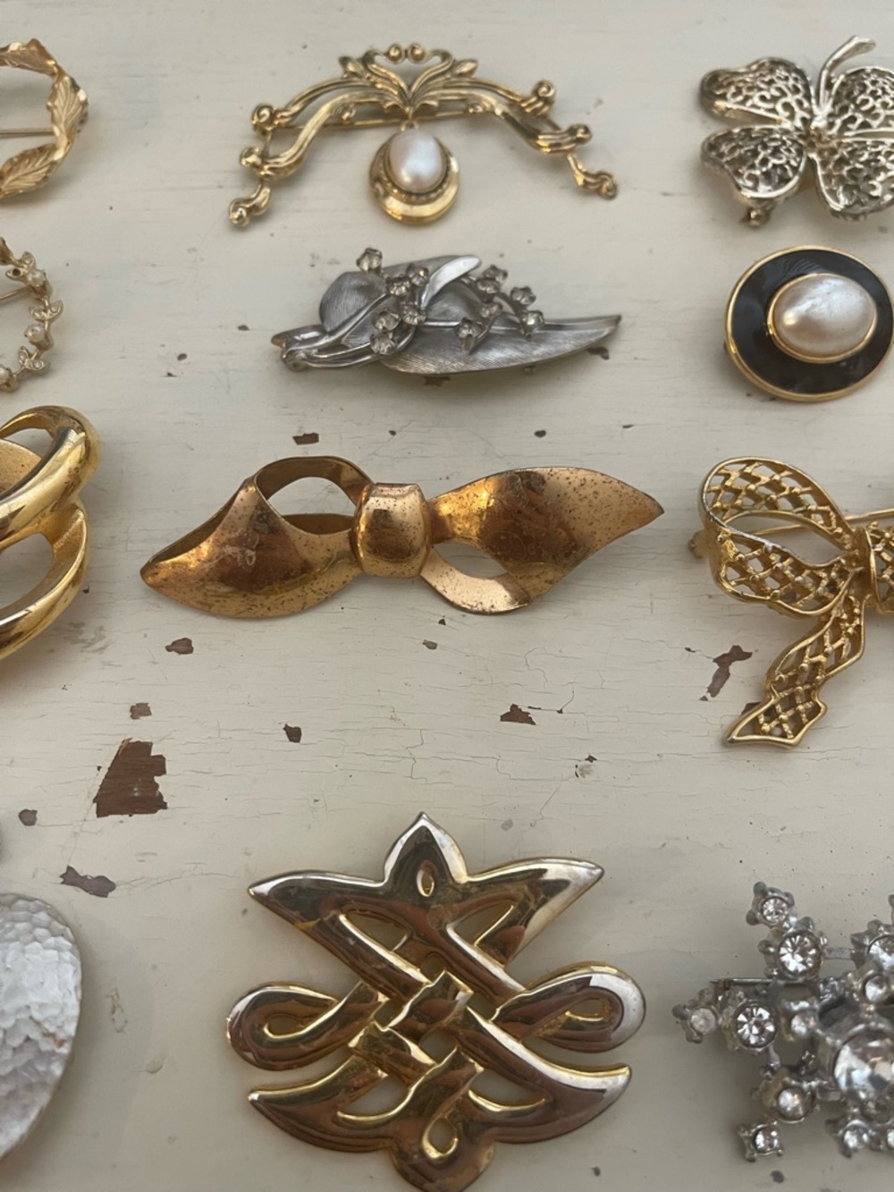 16 Vintage brooches HAVE WEAR AND TEAR (pls note overall value over 400$) - Picture 5 of 16